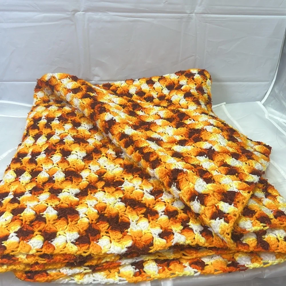 Throw crochet afghan 80 x45 Blanket Handmade - Picture 3 of 13